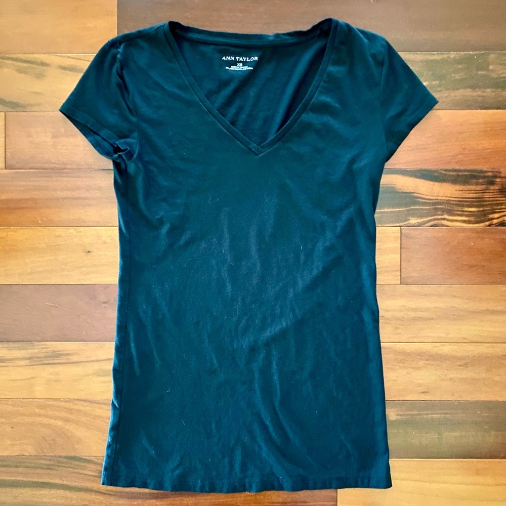 [Ann Taylor] Black V Neck Top